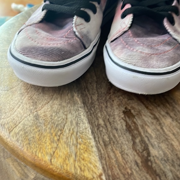 High-Top Vans - Picture 8 of 9